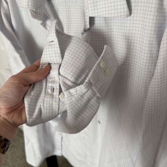 BYTOM Button Up - Picture 6 of 7